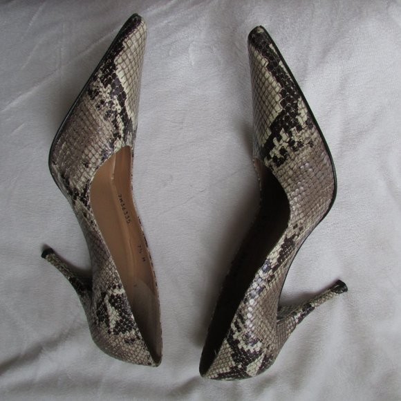Stuart Weitzman Python Print Pump Heels - Picture 6 of 16